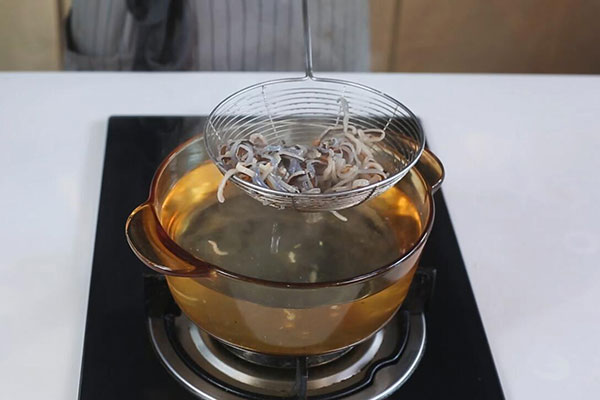 怎么凉拌海蜇皮 凉拌海蜇皮的家常做法
