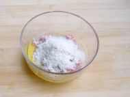 红酒汁藕饼的做法步骤3