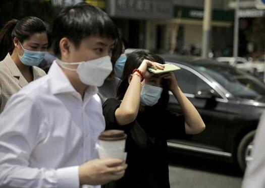 北京发布今年首个高温蓝色预警 晴热继续升级气温飙至38℃