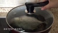 香煎鲳鱼的做法步骤4