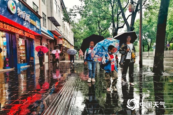 雨水“灭”高温！未来三天湖南较强降雨来袭局地有暴雨