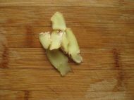 宝宝食补DHA——清蒸鲳鱼的做法步骤2