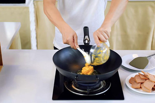 金沙午餐肉的做法 金沙午餐肉怎么做好吃