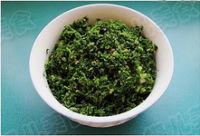 荠菜豆干猪肉包子的做法步骤2