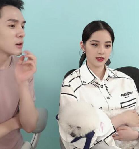 欧阳娜娜要李佳琦微信是怎么回事 欧阳娜娜要李佳琦微信是什么情况