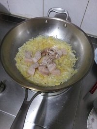 酸菜氽白肉的做法步骤11