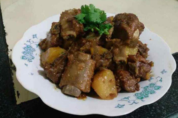 排骨炖土豆做法步骤 怎么做排骨炖土豆