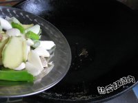 西红柿炖鲤鱼的做法步骤6
