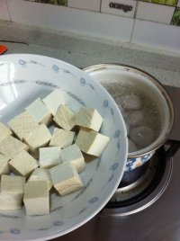 酸菜豆腐肉丸汤的做法步骤3