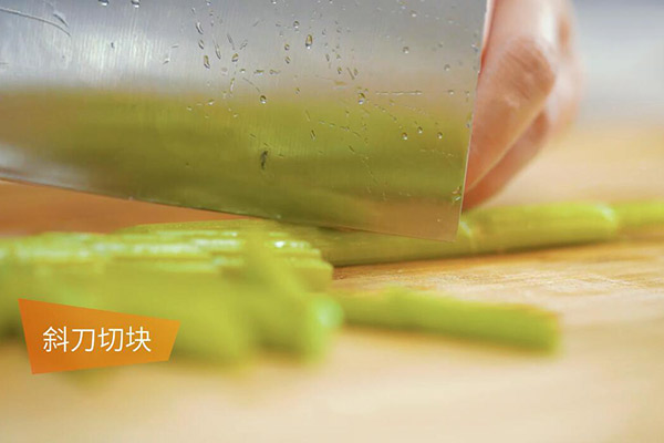 西芹百合腰果的做法 西芹百合腰果怎么做