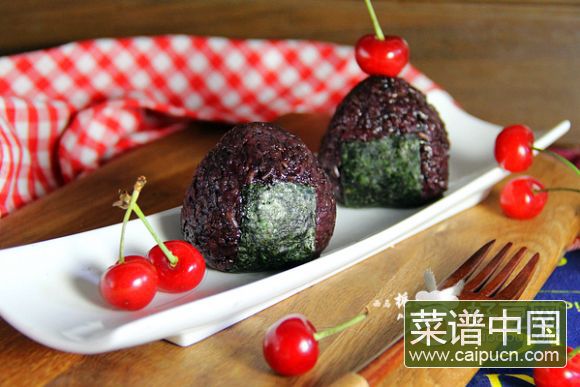 爆浆墨米饭团
