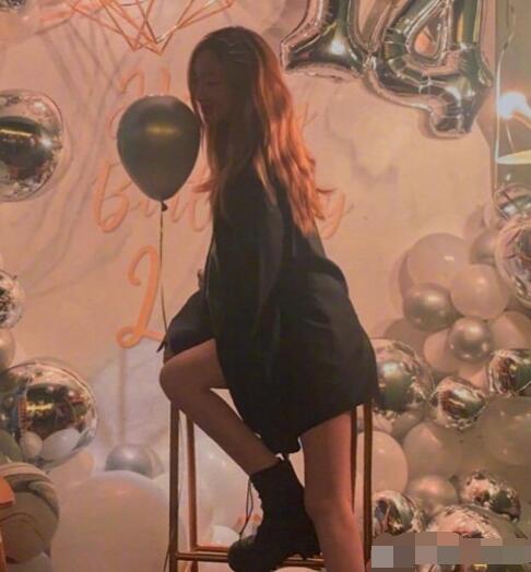 王菲为李嫣庆14岁生日是怎么回事 王菲和女儿李嫣关系好吗