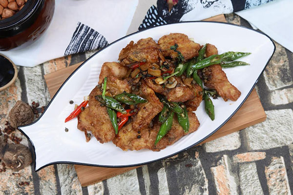 香酥草鱼的做法 家常香酥草鱼怎么做