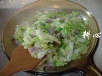 卷心菜炒肉片的做法步骤13