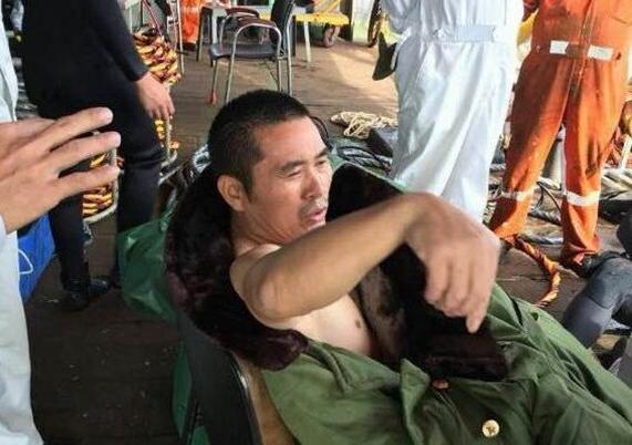 珠江货船碰撞事故4名船员获救 其余8名仍困船舱
