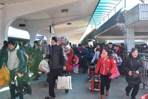 2019年春运提前多少天放票 2019年春运什么时候可以抢票