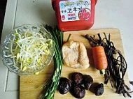 韩餐厅人气美食---石锅拌饭的做法步骤2