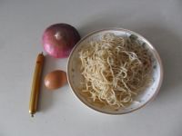 洋葱火腿炒面的做法步骤1