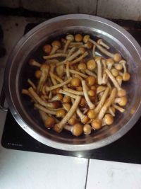 滑子菇炒肉丝的做法步骤2