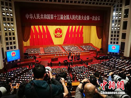 李克强：五年来重点城市重污染天数减少一半