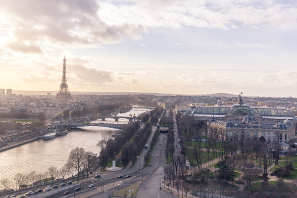 埃菲尔铁塔有多高 法国埃菲尔铁塔简介