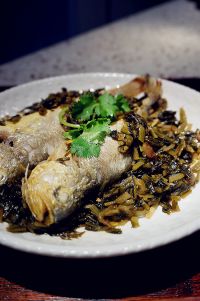 酸菜焖黄鱼的做法步骤10