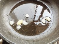 青椒炒鱿鱼的做法步骤4