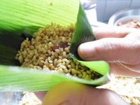 花生猪肉粽子的做法步骤7