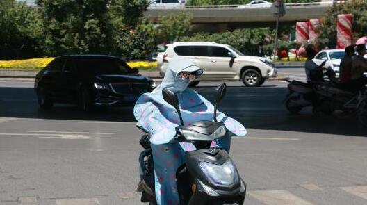 今明浙江气温攀升至30℃以上 未来三天阵雨或雷雨光临