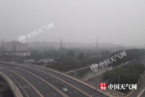 北京今天夜间强降雨来袭 局地暴雨