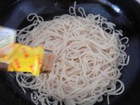 泰式海鲜炒面的做法步骤9