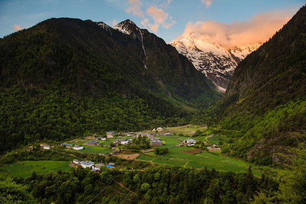 雨崩徒步路线危险吗 雨崩徒步经典路线