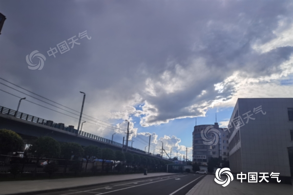 风雨雷电齐登场！内蒙古明起迎强降雨 东部地区局地有大到暴雨