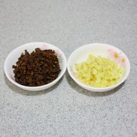 豆豉蒸鲶鱼的做法步骤1