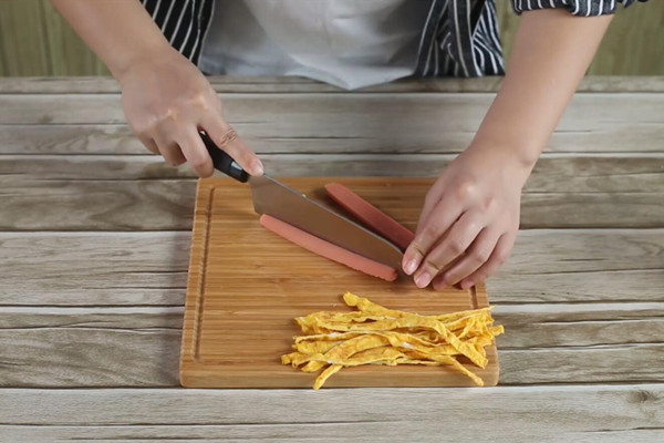 紫菜包饭的家常做法 怎么做紫菜包饭好吃