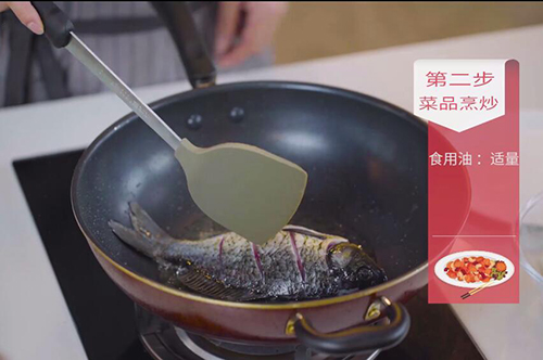 豆瓣豆腐烧鲫鱼的做法 在家怎么做豆瓣豆腐烧鲫鱼