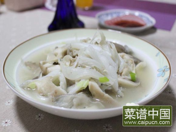 银鱼蘑菇汤