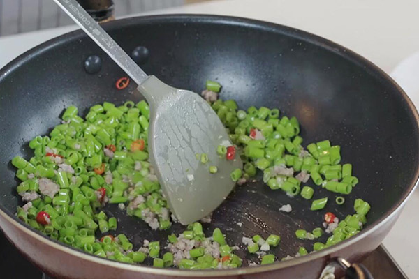 空心菜梗炒肉末的做法 怎么做空心菜梗炒肉末