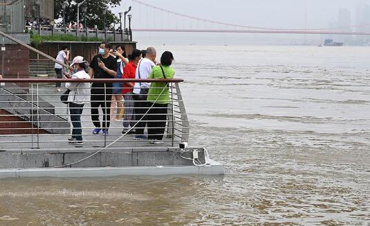 洪水红色预警最新发布 洞庭鄱阳两湖水位持续上涨