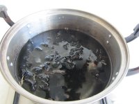 日本豆腐烧青椒木耳的做法步骤2