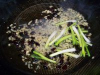 辣蒸鲫鱼的做法步骤2