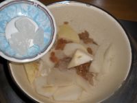 葡萄干冰糖梨水的做法步骤7