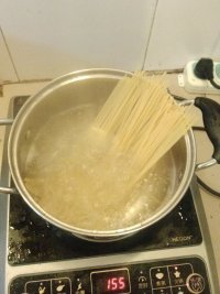 咖喱鸡丝炒意粉的做法步骤1
