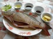 清蒸鲤鱼的做法步骤3