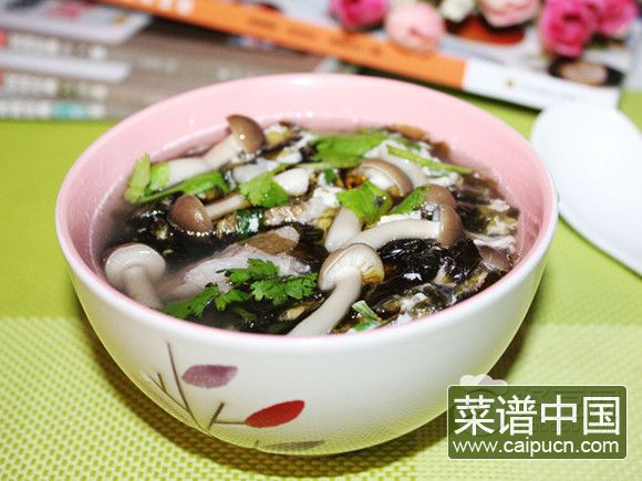 蟹味菇紫菜肉片汤