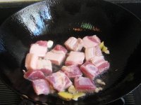 霉干菜五花肉炖海鳗的做法步骤3