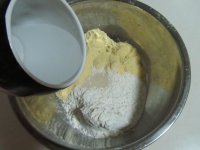 玉米面酸菜饼的做法步骤5
