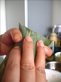 嗜肉族最爱的咸蛋黄五花肉粽的做法步骤16