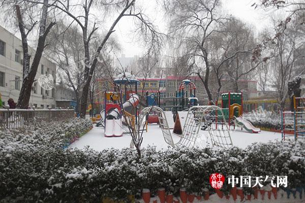 山西降雪致高速封闭 太原最高温首破0℃明晨局地有雾