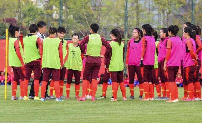 中国女足集训名单公布：武汉籍球员王霜、姚伟和吕悦云在列